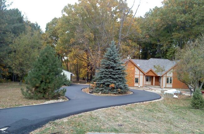Residential Paving Company - A Picture of a completed residential asphalt paving project.